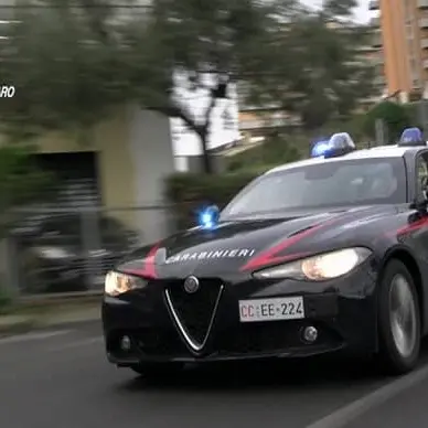 Consegna spontaneamente 1,2 kg di droga: arrestato pregiudicato