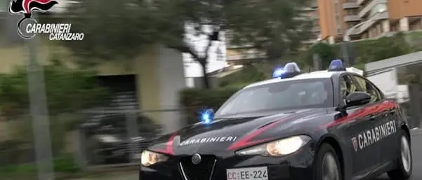 Consegna spontaneamente 1,2 kg di droga: arrestato pregiudicato