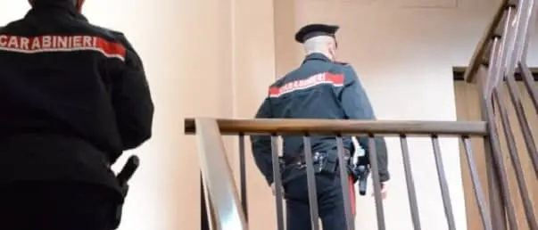 Gagliano: pugni e mani al collo di ex moglie, in carcere 73enne