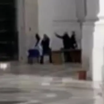 Ladro picchia parroco che lo scopre poi ruba anche al cimitero