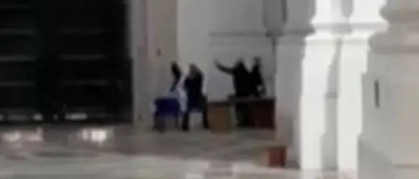 Ladro picchia parroco che lo scopre poi ruba anche al cimitero