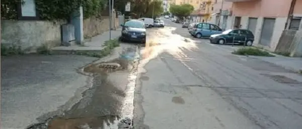FOTONOTIZIA - Perdita d'acqua continua a Bambinello Gesù