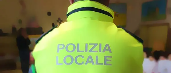 Droga, prostituzione e truffa: arrestato agente polizia locale