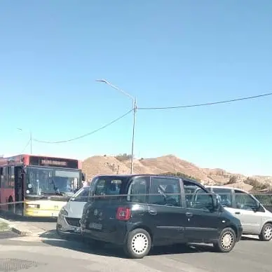 FLASH - Nuova protesta su Viale Isonzo, traffico in tilt