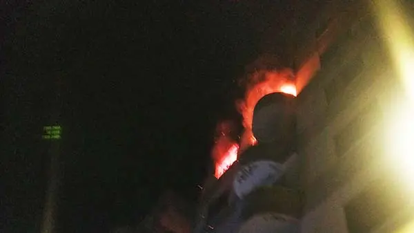 Tragedia nella notte: incendio in casa, 3 giovani morti - VIDEO
