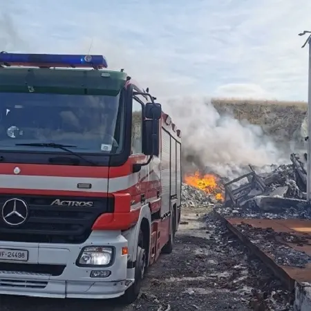 Incendio rifiuti in località Fiasco Baldaia a Squillace: disagi per gli abitanti della zona