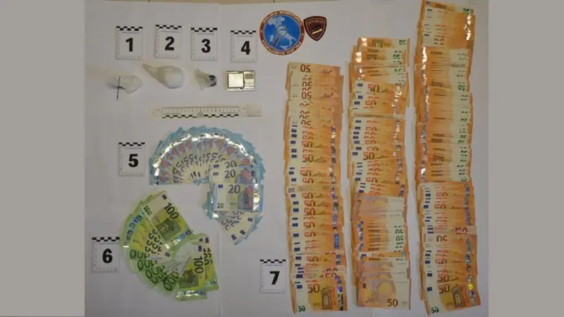 Coppia di disoccupati piena di soldi: carcere per lui, domiciliari per lei