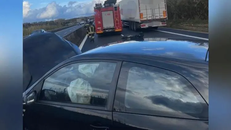 Sbanda sulla Due Mari: ferita automobilista