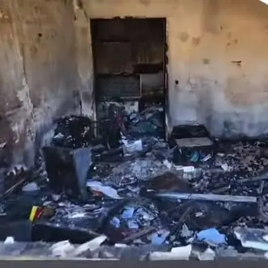 Rogo, mazzetti di banconote bruciate tra i resti di casa