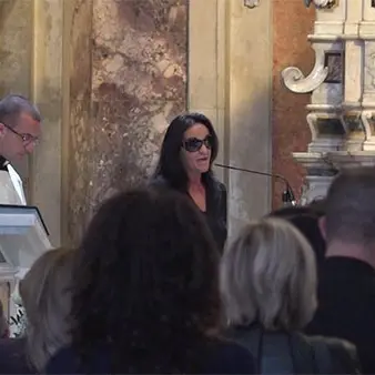 Funerali rogo: nonna defunti polemica con i soccorsi - VIDEO