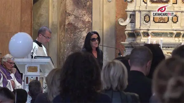 Funerali rogo: nonna defunti polemica con i soccorsi - VIDEO