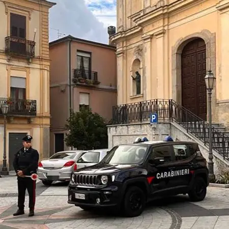 In arresto 37enne con venti dosi in auto
