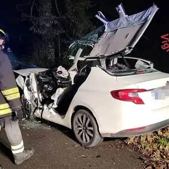 Scontro Fiat-Mercedes: quattro giovani feriti