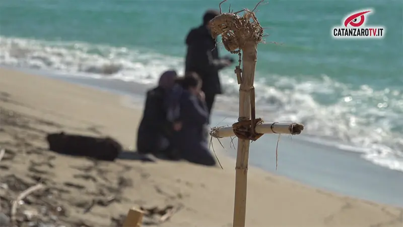 Ottavo giorno dalla strage: le ricerche, il dolore, la pietà - VIDEO