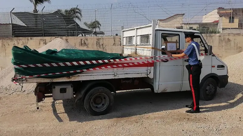Gagliano, trasporto e abbandono inerti: deferiti 43enne e 28enne