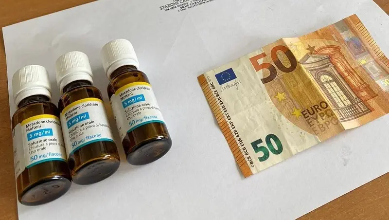 Arrestato mentre vende 3 boccette di metadone