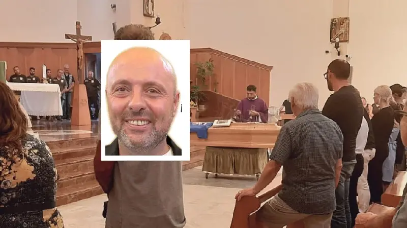 Struggente rombo di moto per l'addio a Salvatore Borrello