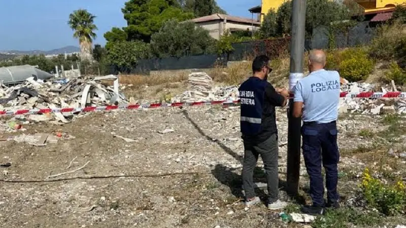 Fogne di quartiere nel Castace: 50 denunciati, sanzioni per 150mila euro