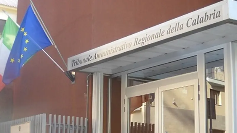 Tar ribalta sentenza, ricorrente si aggiudica incarico dirigenziale