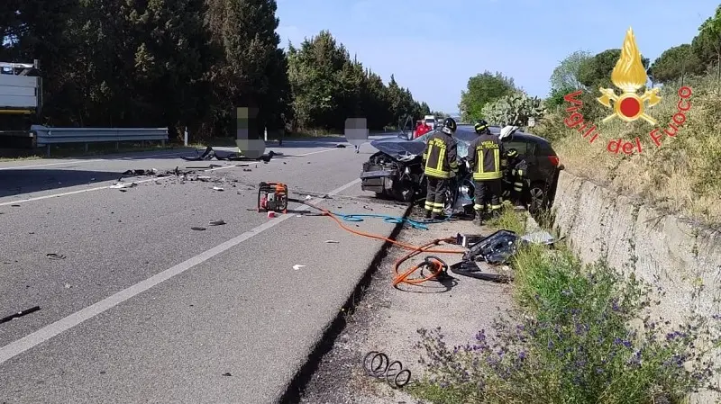 Scontro mortale sulla SS. 106 fra camion e Kia Sportage