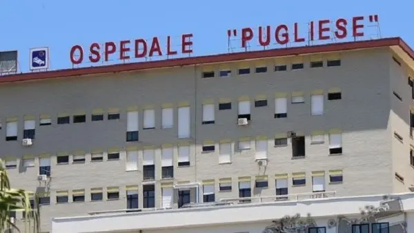 Rete di salvezza Dulbecco-Gaslini e macchinina per la sala operatoria