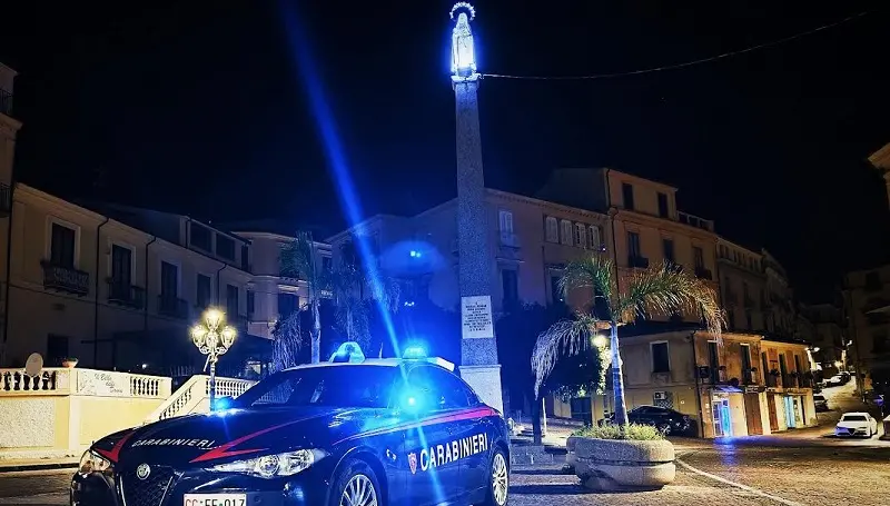 Con la forza della disperazione per salvare un giovane aspirante suicida