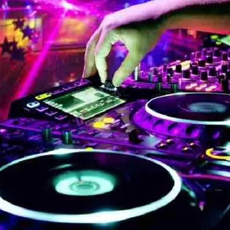 Feste abusive per agibilità non valida: sequestrata discoteca