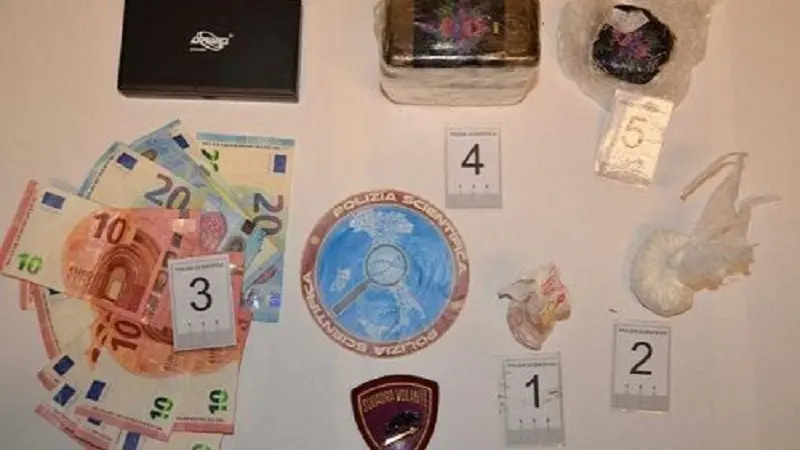 Droga, 26enne di Lido finisce in manette