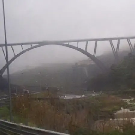 Maltempo, pioggia incessante in città e sulla costa ionica