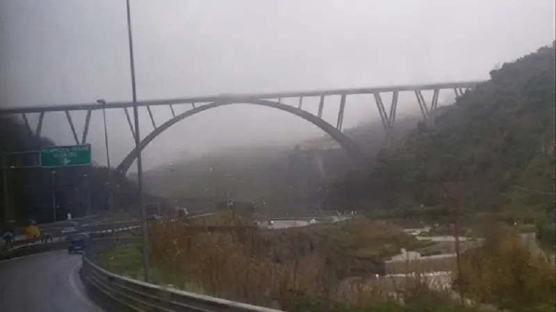 Maltempo, pioggia incessante in città e sulla costa ionica