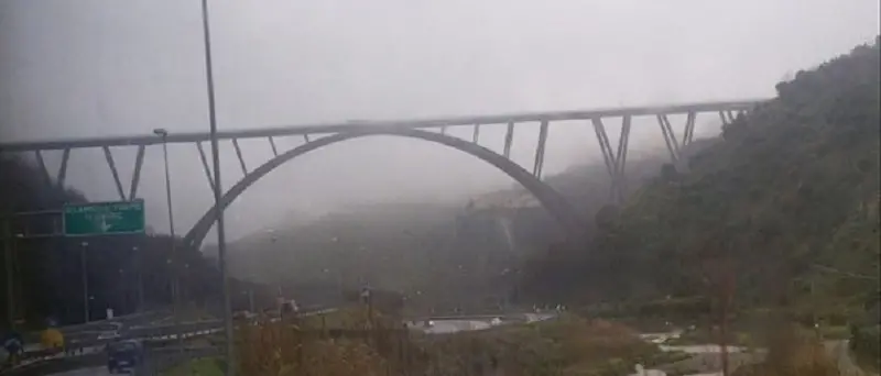 Maltempo, pioggia incessante in città e sulla costa ionica