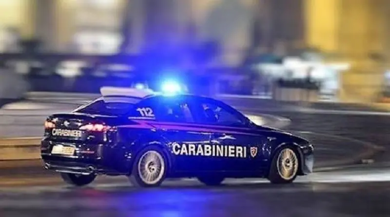 Controllo, fuga ed inseguimento notturno alle porte di Soverato