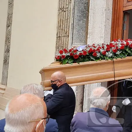 Funerali dott. Martino senza US e Provincia: indignazione