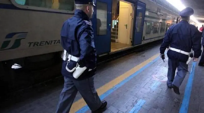 Due agenti Polfer aggrediti da un extracomunitario