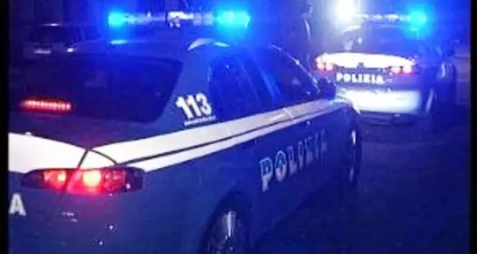 Aggredisce marito e figli, misure cautelari a 46enne