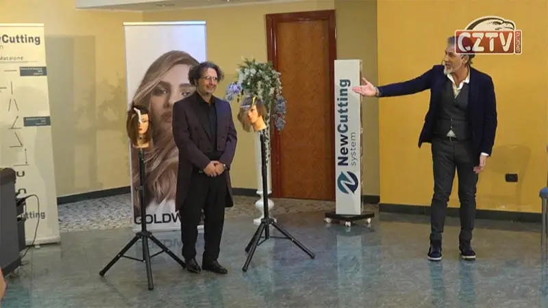 Uno show ed un libro festeggiano l'acconciatore Filippo Matalone - VIDEO