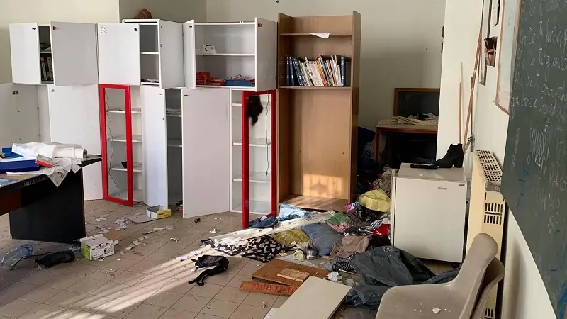 Aranceto: centro sociale abbandonato al saccheggio
