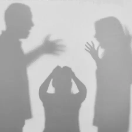 Violenze in famiglia, la battaglia di una mamma per i suoi bambini