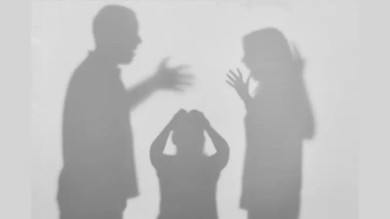 Violenze in famiglia, la battaglia di una mamma per i suoi bambini