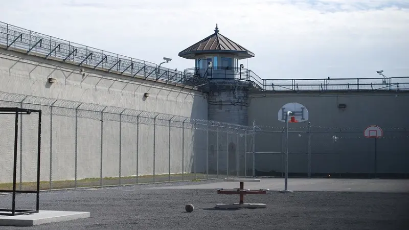 Tensioni in carcere: venerdì protesta davanti al 'Caridi'