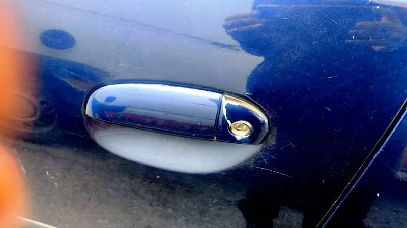 Giovino: festa nei locali, 'festa' nel buio per i ladri d'auto