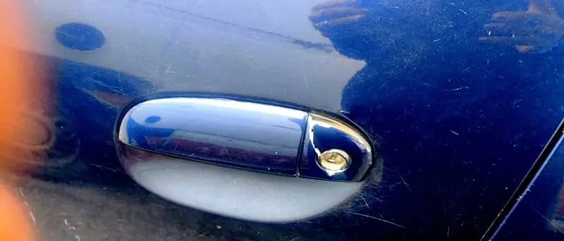 Giovino: festa nei locali, 'festa' nel buio per i ladri d'auto