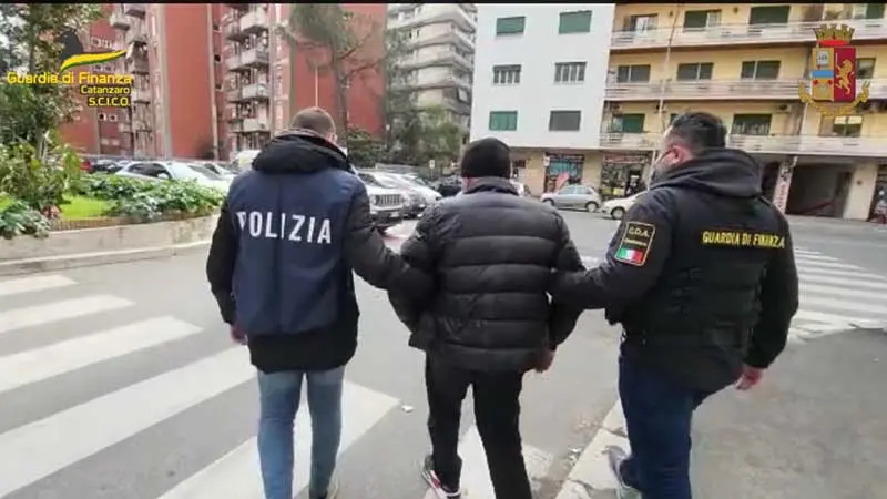 Gdf di Catanzaro e Polizia arrestano a Roma il latitante Campisi