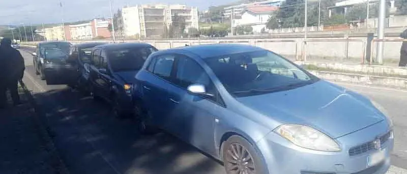 Viale Isonzo, tamponamento a catena: coinvolte tre auto