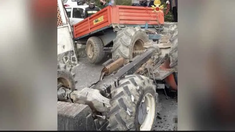 Incidenti sul lavoro: Lamezia, muore schiacciato dal trattore
