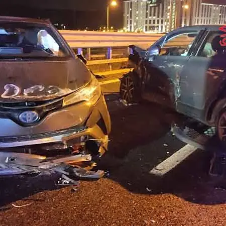 Scontro fra 3 auto: diversi feriti, forse per un cinghiale