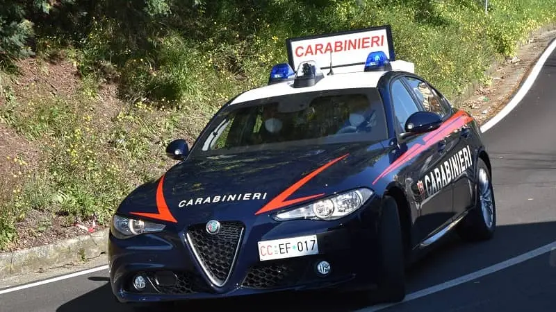 Santa Maria, arrestato per possesso di droga e 3.300 euro