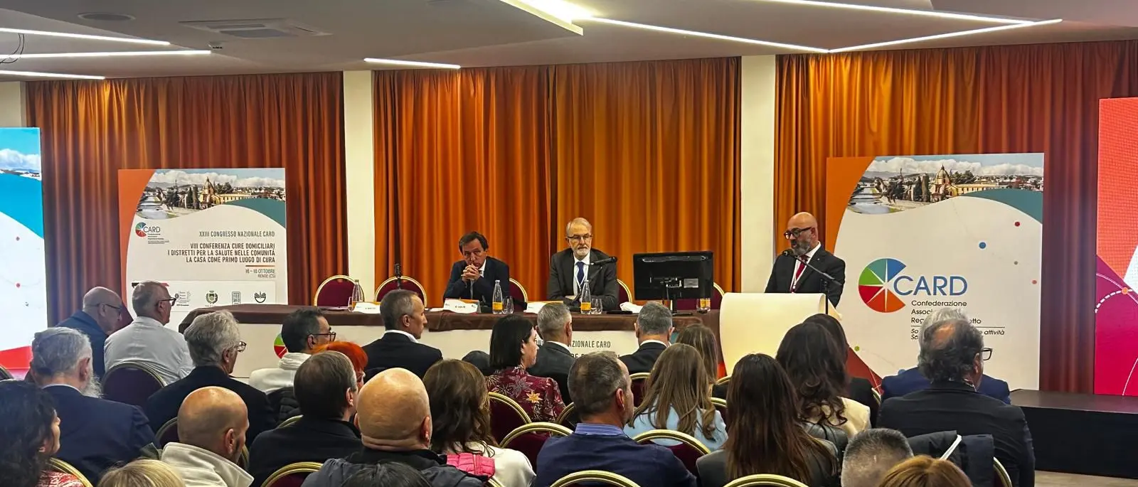 Cure domiciliari in diminuzione, l’allarme dei distretti al congresso Card di Rende