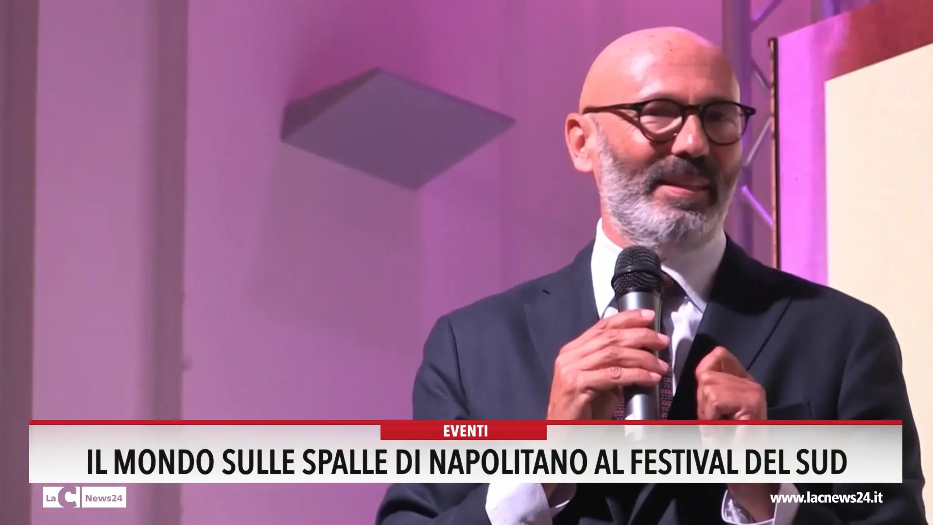 Il mondo sulle spalle di Napolitano al Festival del Sud