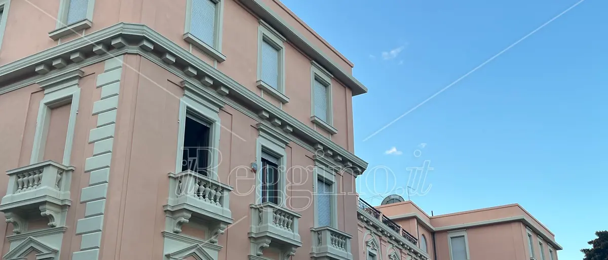 Reggio, rinviata al 19 novembre l’asta del Grande Albergo Miramare: richiesti approfondimenti e sopralluoghi\n